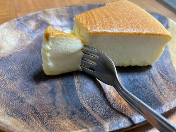 糖質72％カットのチーズスフレケーキの質感