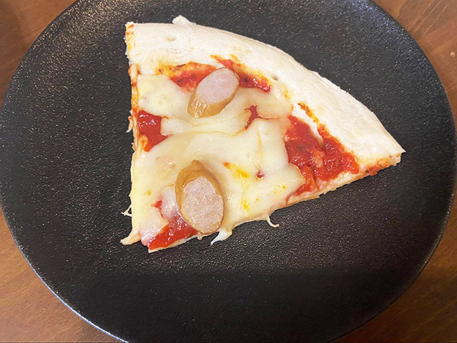 「赤い瓶のピザソース」で作ったピザ