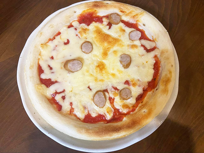 「クラシックピザソース」で作ったピザ